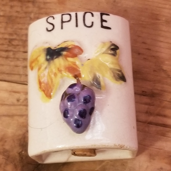 Vintage GNCO Japan WOODEN SPICE RACK w/ 6 Ceramic Fruit Themed Shakers / Jars - Picture 12 of 15